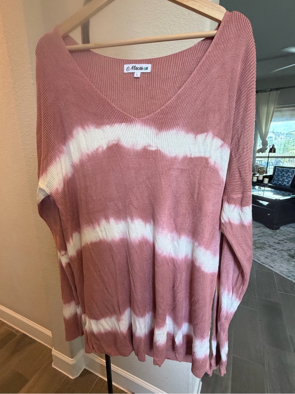 Macaron Mauve and White Tie-Dye V-Neck Long Sleeve Top L